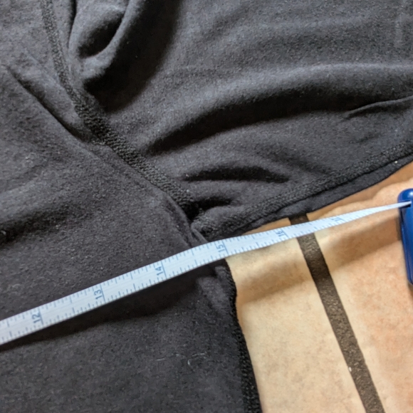 Lululemon 3/4 Sleeve Raw hem - Picture 3 of 3